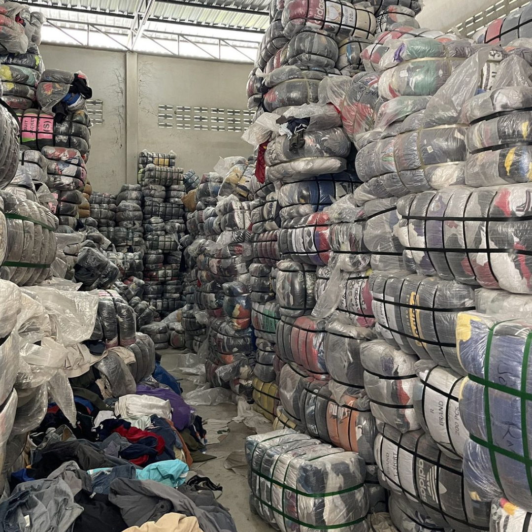 Come trovare fornitori affidabili di box abbigliamento second-hand e vintage