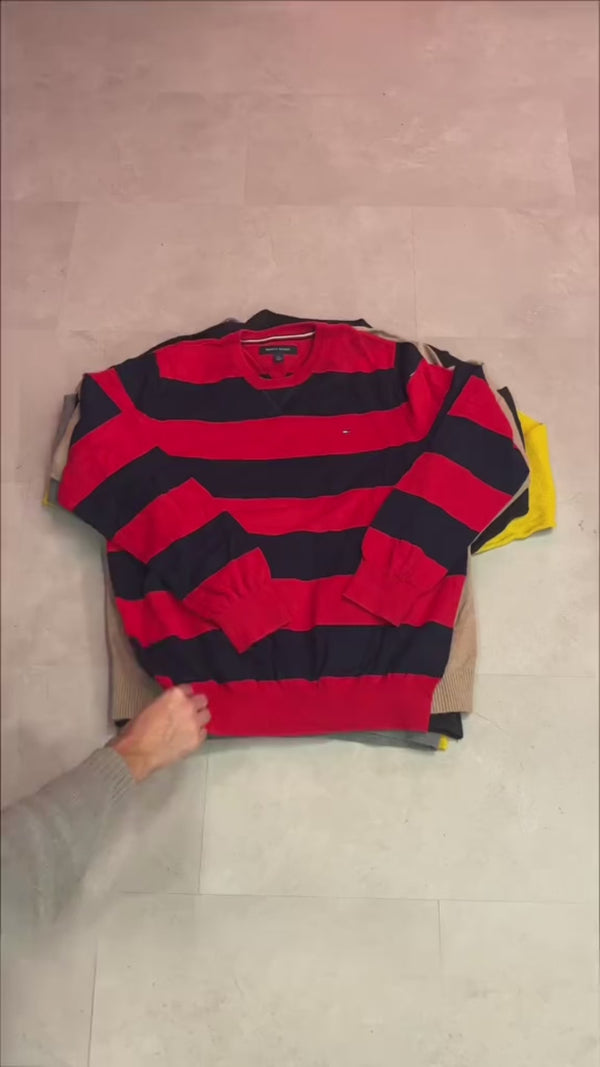 Unboxing Modori Resellbox: mostrare i maglioni Tommy Hilfiger